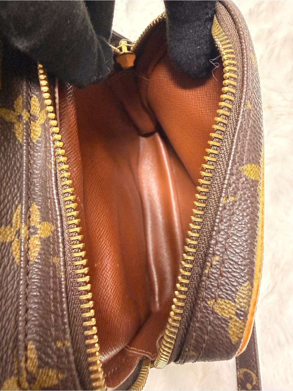 LOUIS VUITTON-SD0051 Amazon Crossbody Monogram Canvas - Picture 12 of 12
